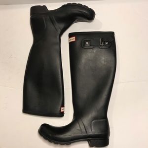 Hunter boots matte black size 8